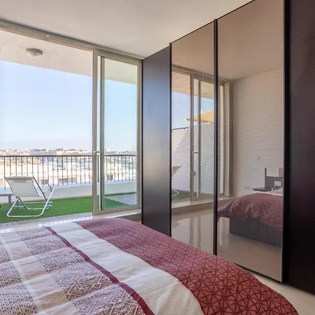 Superb Penthouse - Amazing Views - Large Terraces *