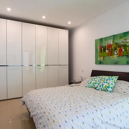 Superb Penthouse - Amazing Views - Large Terraces 公寓 *